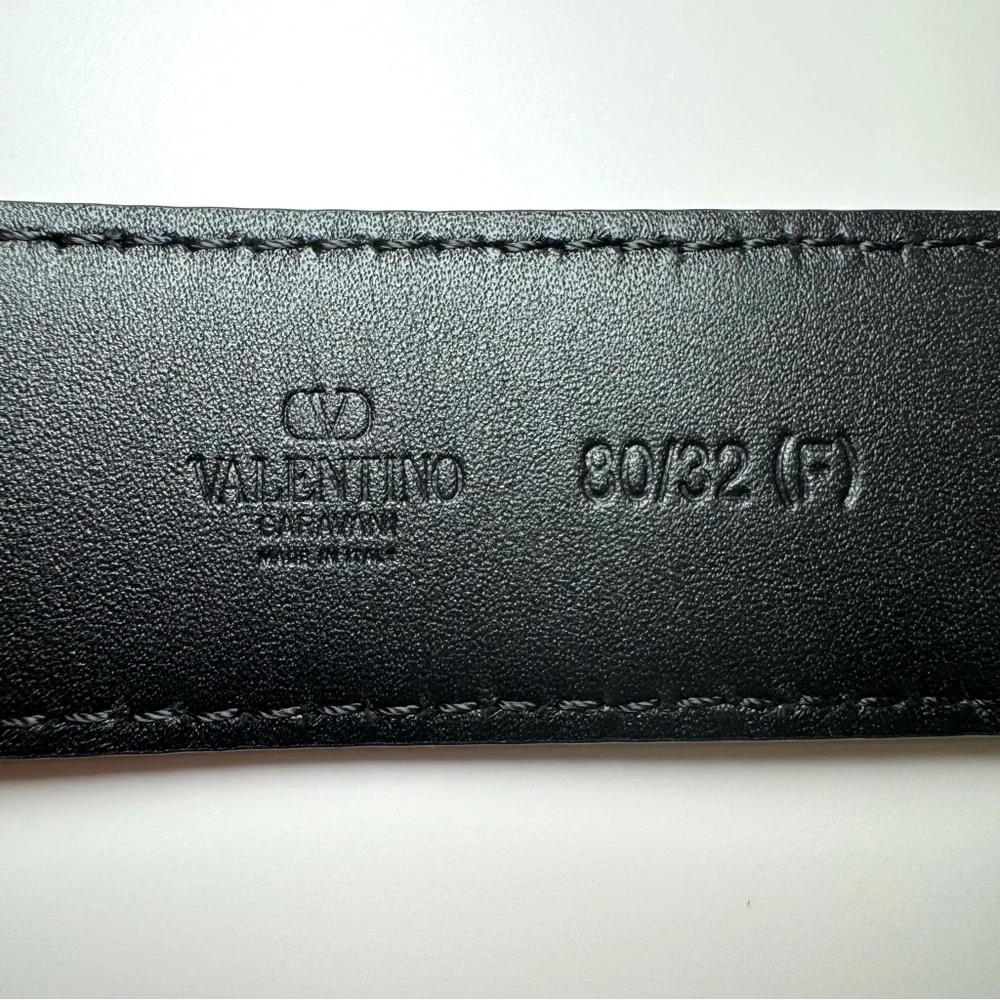 NWT Valentino Garavani Bold Edition V Logo Black Calfskin Leather Belt, Sz 80/32